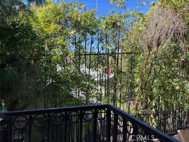 585 N Rossmore Ave Unit 209, Los Angeles, CA 90004 - view of balcony