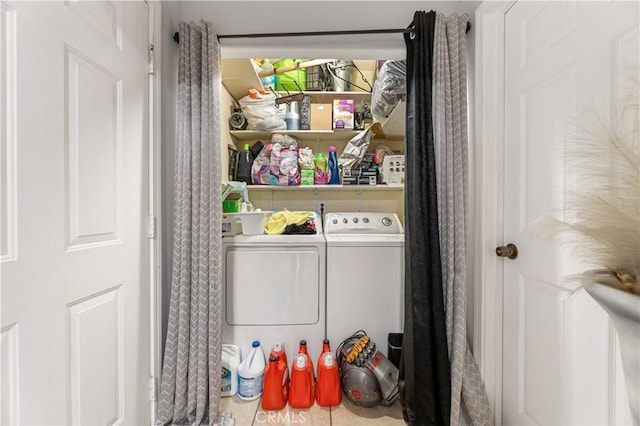 13250 Mercer St, Pacoima, CA 91331 - laundry room with washer and clothes dryer