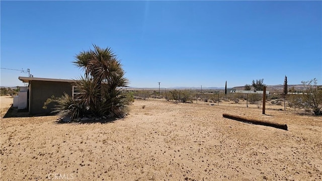 1240 Geronimo Trl, Yucca Valley, CA 92284 - view of yard featuring a mountain view