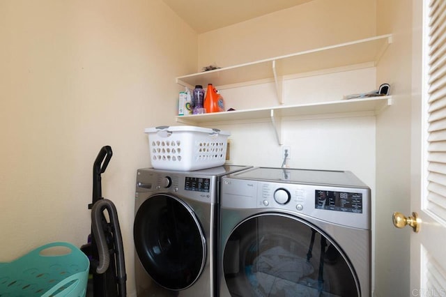 1306 Mill Valley Rd, Chula Vista, CA 91913 - laundry area featuring washer and clothes dryer