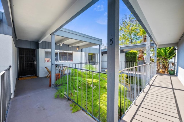 3612 Vista Bella Unit 5, Oceanside, CA 92057 - view of covered porch