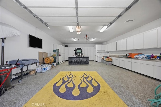10820 Bonita Way, Wofford Heights, CA 93285 - view of garage