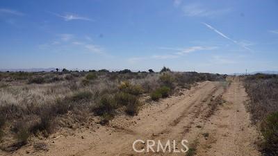 4 Wilson Ranch Rd, Phelan, CA 92371