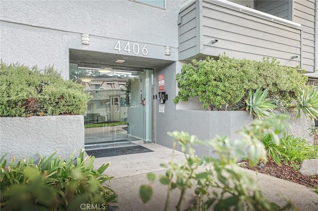 4406 Cahuenga Blvd, Toluca Lake, CA 91602 - view of doorway to property
