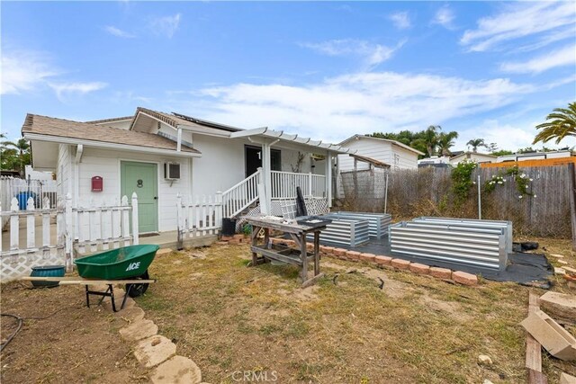 206 S Wisconsin St, Fallbrook, CA 92028 - view of front facade featuring a shingled roof