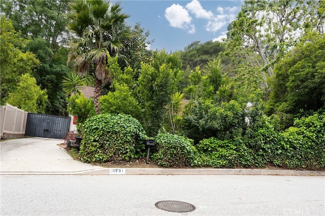 1731 Roscomare Rd, Los Angeles, CA 90077 - exterior space with a gate