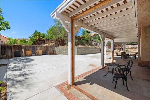3314 Sandstone Ct, Palmdale, CA 93551 - fenced backyard featuring a patio