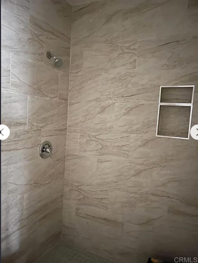 12426 Oaklawn Ave, Chula Vista, CA 91910 - full bath featuring a tile shower
