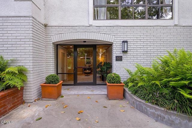 631 Wilcox Ave Unit 2E, Los Angeles, CA 90004 - property entrance featuring brick siding