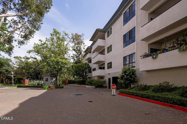 631 Wilcox Ave Unit 2E, Los Angeles, CA 90004 - view of building exterior
