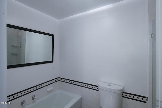 631 Wilcox Ave Unit 2E, Los Angeles, CA 90004 - full bath with toilet and a bath