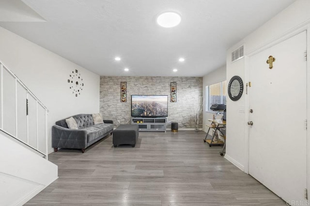 1450 Melrose Ave Unit 25, Chula Vista, CA 91911 - living room featuring light wood finished floors, recessed lighting, and baseboards