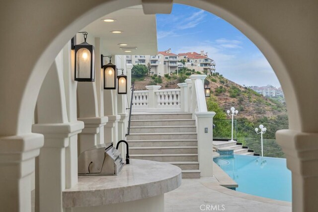 8 Saint Tropez, Laguna Niguel, CA 92677 - view of stairway