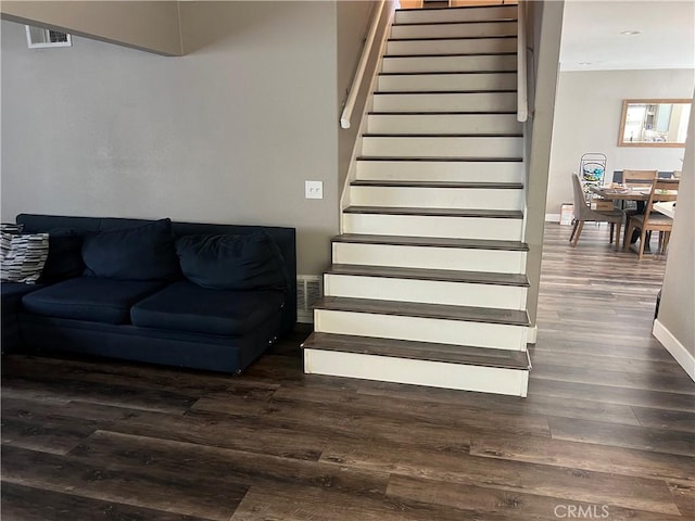 25886 Faircrest Cir, Hemet, CA 92544 - stairway featuring wood finished floors and baseboards