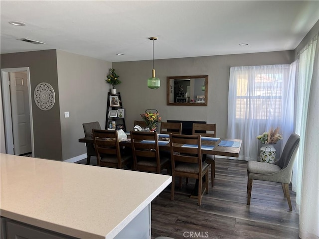 25886 Faircrest Cir, Hemet, CA 92544 - dining room with dark wood-style floors, recessed lighting, and baseboards