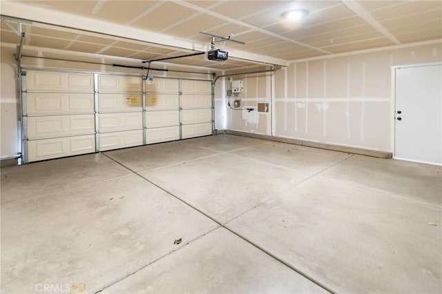 522 Sansoni St, Los Banos, CA 93635 - garage with a garage door opener