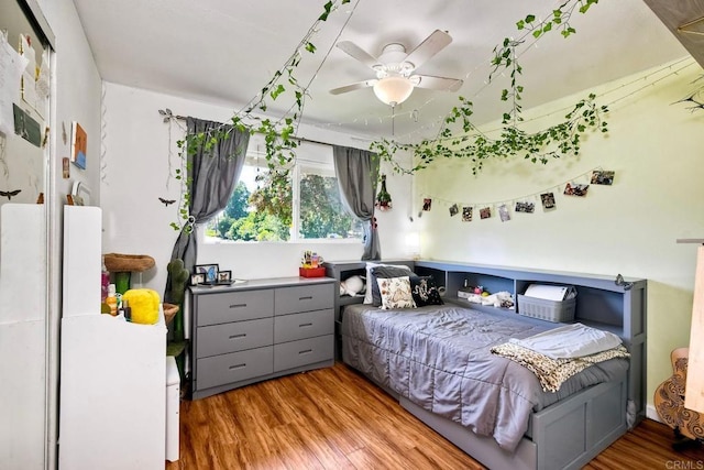 1807 Calle Sinaloa, Vista, CA 92084 - bedroom with wood finished floors and ceiling fan