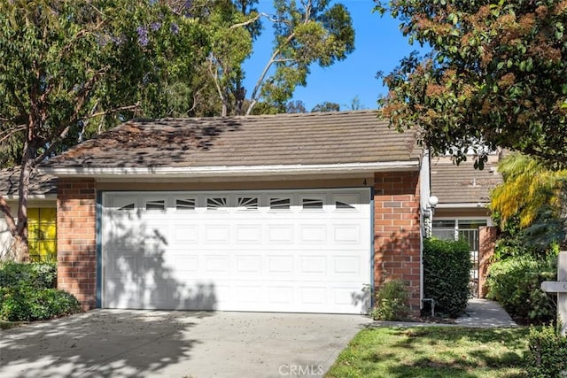 4 Dogwood N, Irvine, CA 92612 - view of garage