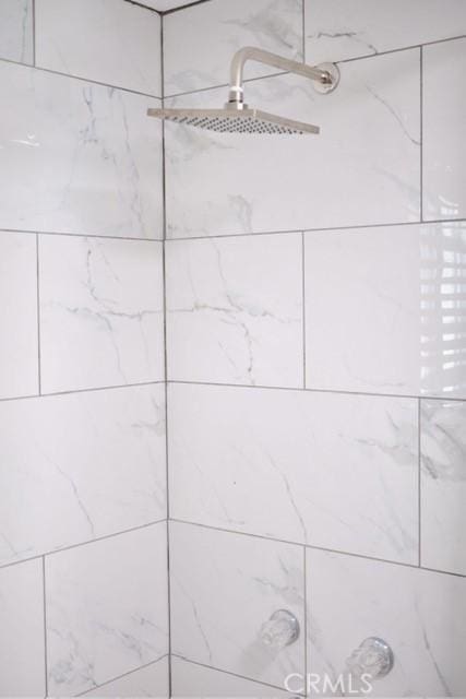 68600 E St, Cathedral City, CA 92234 - full bathroom with tiled shower