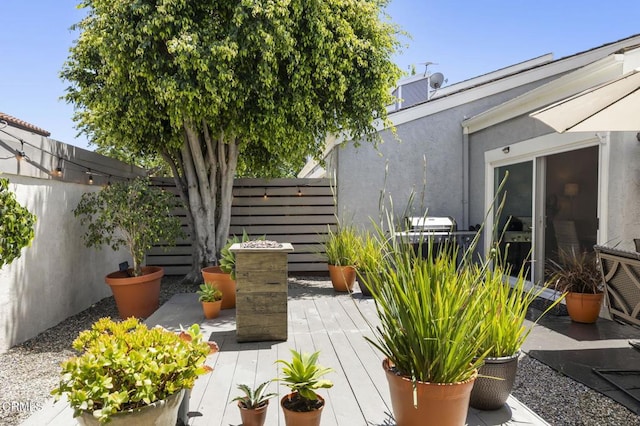 483 Broderick Way, Port Hueneme, CA 93041 - view of yard with a deck