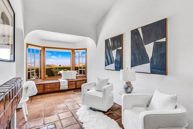 24155 Vis D Onde, Dana Point, CA 92629 - sitting room featuring high vaulted ceiling