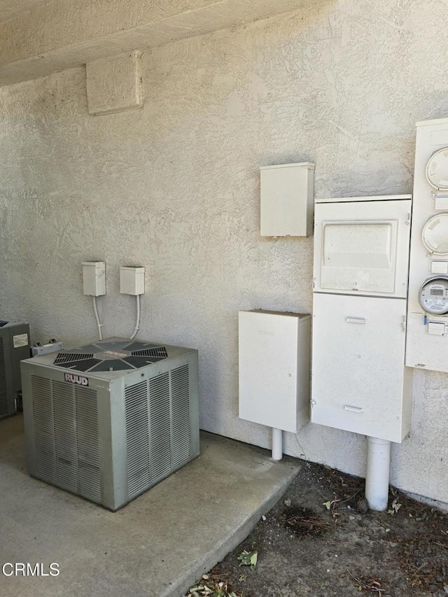 1174 Greene Ter, Davis, CA 95618 - view of washroom
