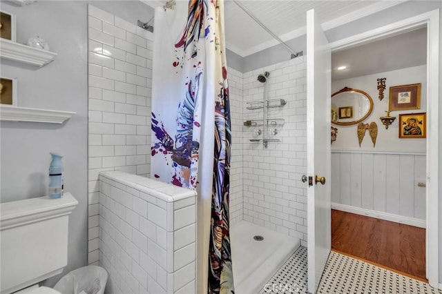 8213 Ocean View Ave, Whittier, CA 90602 - full bath with toilet, a tile shower, and wainscoting