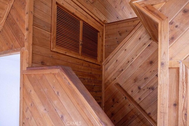 817 E Mountain View Blvd, Big Bear City, CA 92314 - detailed view of wooden walls