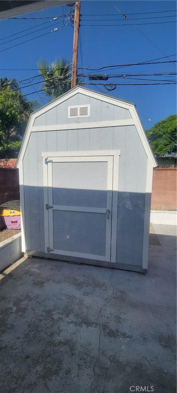 5914 N Rockvale Ave, Azusa, CA 91702 - garage featuring a storage unit