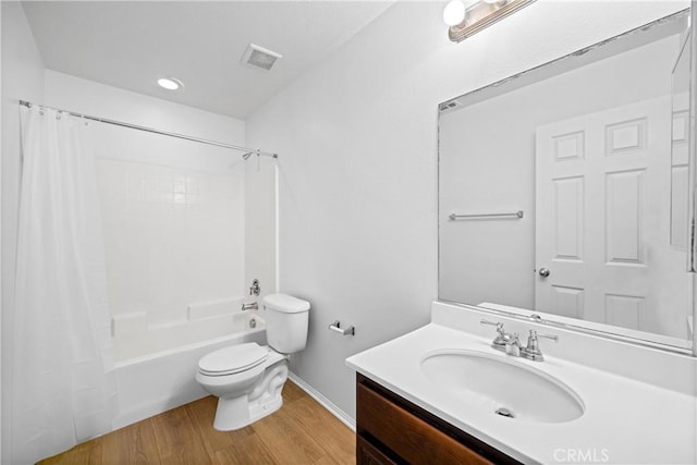 1349 Gordon Ct, Beaumont, CA 92223 - full bath featuring toilet, vanity, wood finished floors, shower / tub combo, and baseboards