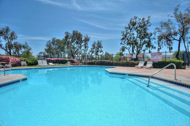1064 Glen Arbor Dr, Encinitas, CA 92024 - view of community pool