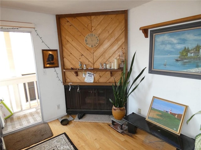 3513 Alma Ave, Manhattan Beach, CA 90266 - entrance foyer featuring wood finished floors and plenty of natural light