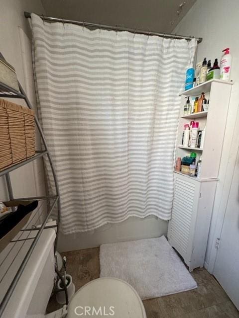 3513 Alma Ave, Manhattan Beach, CA 90266 - full bathroom with toilet and shower / tub combo with curtain