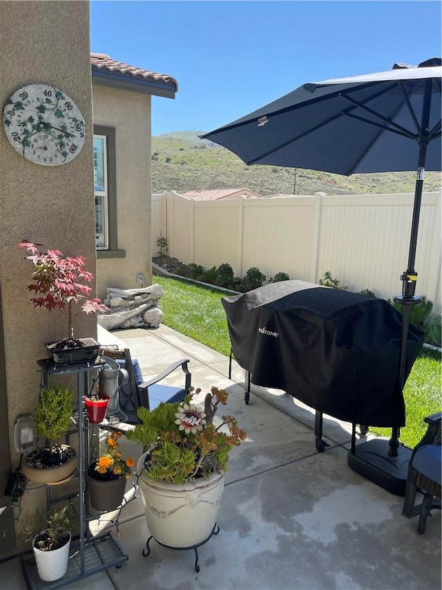 11915 Sagecrest Ct, Corona, CA 92883 - view of patio / terrace with area for grilling