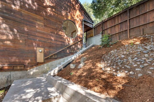 4315 Morro Dr, Woodland Hills, CA 91364 - exterior view of stairs