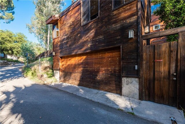 4315 Morro Dr, Woodland Hills, CA 91364 - view of property exterior with a garage