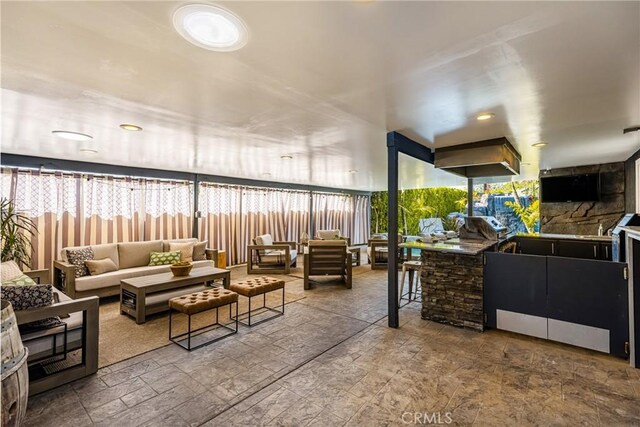 20402 Seven Seas Ln, Huntington Beach, CA 92646 - view of lobby