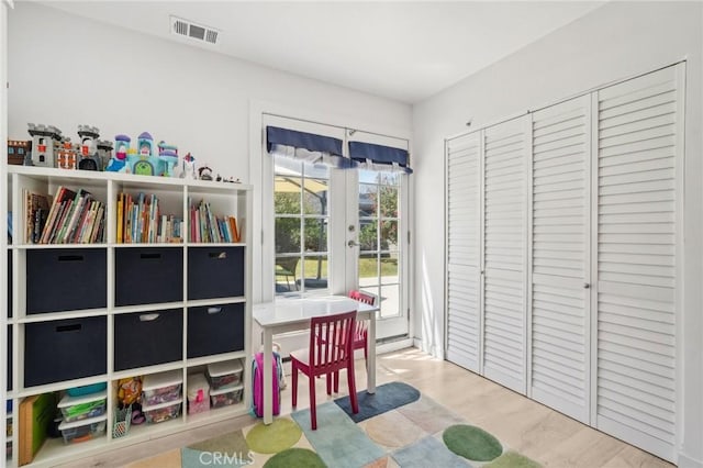 1120 9th St, Hermosa Beach, CA 90254 - playroom with wood finished floors