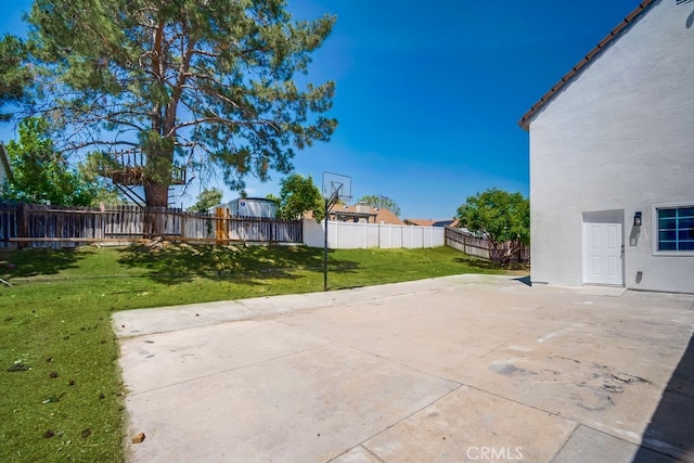 1264 W Etiwanda Ave, Rialto, CA 92376 - view of patio / terrace