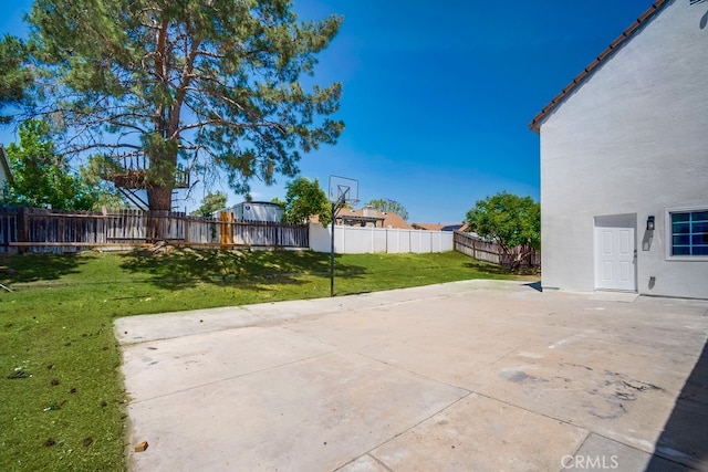 1264 W Etiwanda Ave, Rialto, CA 92376 - view of patio / terrace