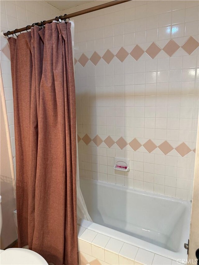 15911 Dundalk Ln, Huntington Beach, CA 92647 - full bathroom with toilet and shower / bath combo