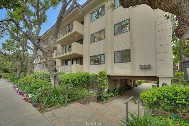 330 W California Blvd Unit 111, Pasadena, CA 91105 - view of apartment building / complex
