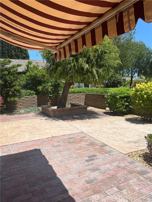 2306 S Rene Dr, Santa Ana, CA 92704 - view of patio