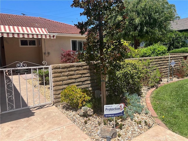 2306 S Rene Dr, Santa Ana, CA 92704 - view of gate