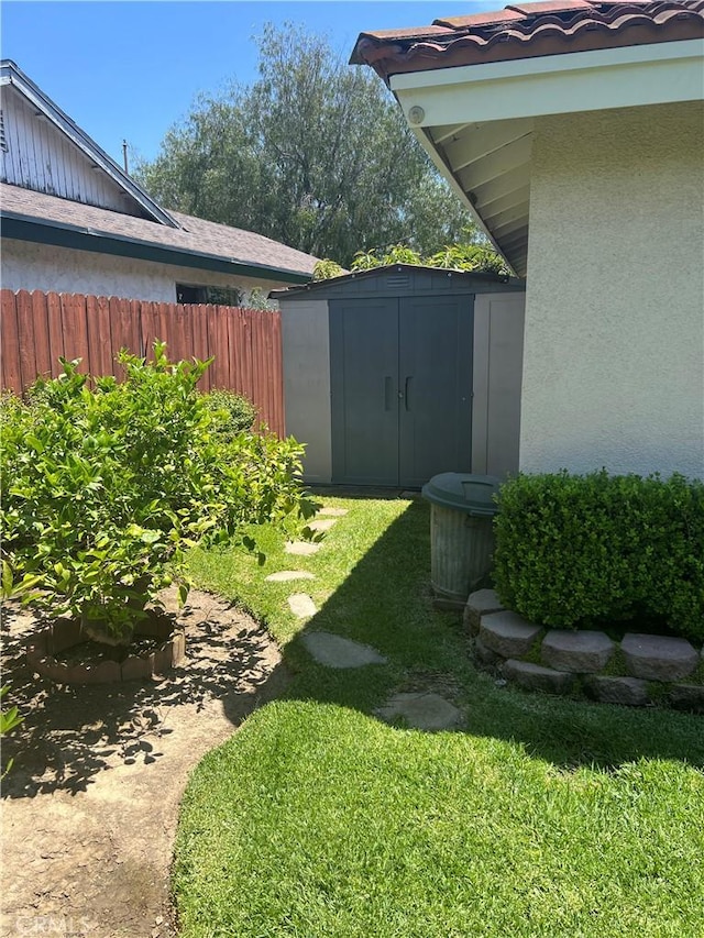 2306 S Rene Dr, Santa Ana, CA 92704 - view of yard