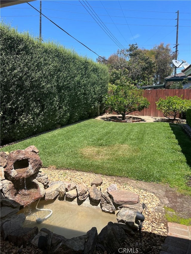 2306 S Rene Dr, Santa Ana, CA 92704 - view of yard