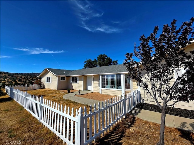 39560 S Lilley Way, Coarsegold, CA 93614 - ranch-style house featuring a fenced front yard