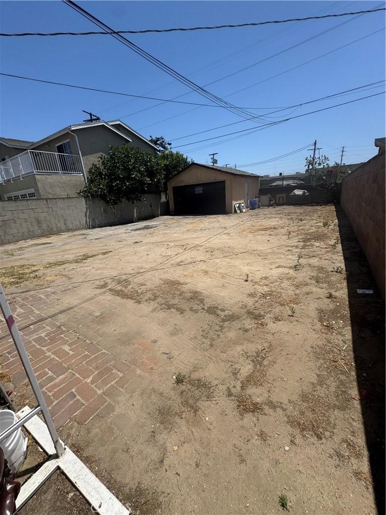1018 E 57th St, Los Angeles, CA 90011 - photo 2