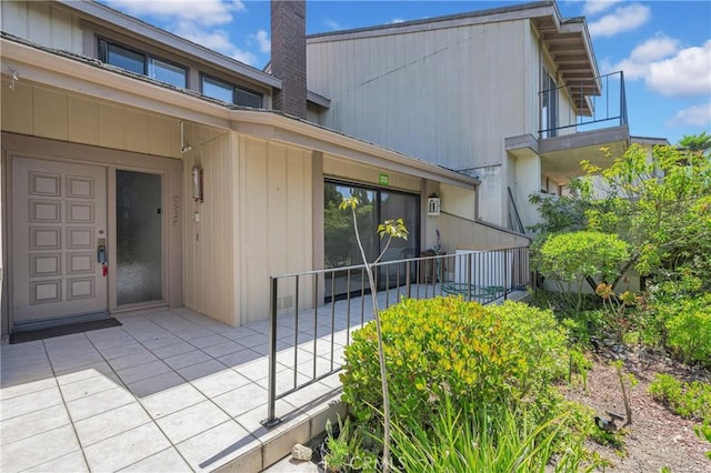 6325 Ridgepath Ct, Rancho Palos Verdes, CA 90275 - property entrance with a chimney