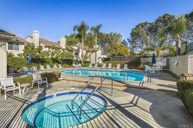 13398 Tiverton Rd, San Diego, CA 92130 - community pool with a hot tub and a patio area